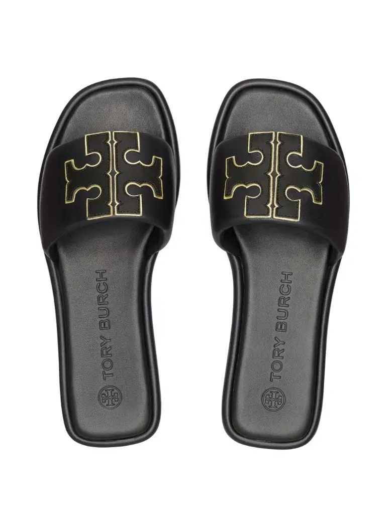 Tory Burch Double T Sport Slides Black/Gold US7W (شباشب توري بورش الرياضية المزدوجة باللونين الأسود والذهبي، مقاس أمريكي 7 نسائي)