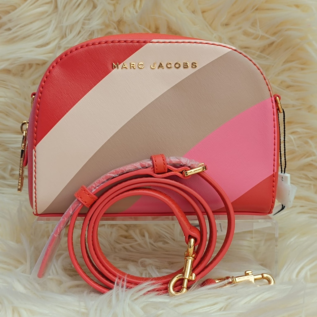 Marc Jacobs Playback Wave Leather Crossbody Bag (Pink Multi) (حقيبة كروس جلدية من مارك جاكوبس بلاي باك ويف (وردي متعدد الألوان))