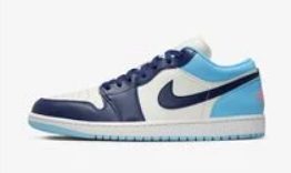 Nike Air Jordan 1 Low "Sail/Blue Void/Blue Chill" US7M/US8.5W/Euro 40 (حذاء نايكي إير جوردان 1 لو "سيل/بلو فويد/بلو تشيل" مقاس 7 أمريكي للرجال/8.5 أمريكي للنساء/40 أوروبي)